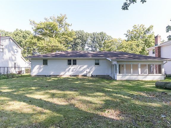 2nd image of 779 Forestridge Dr