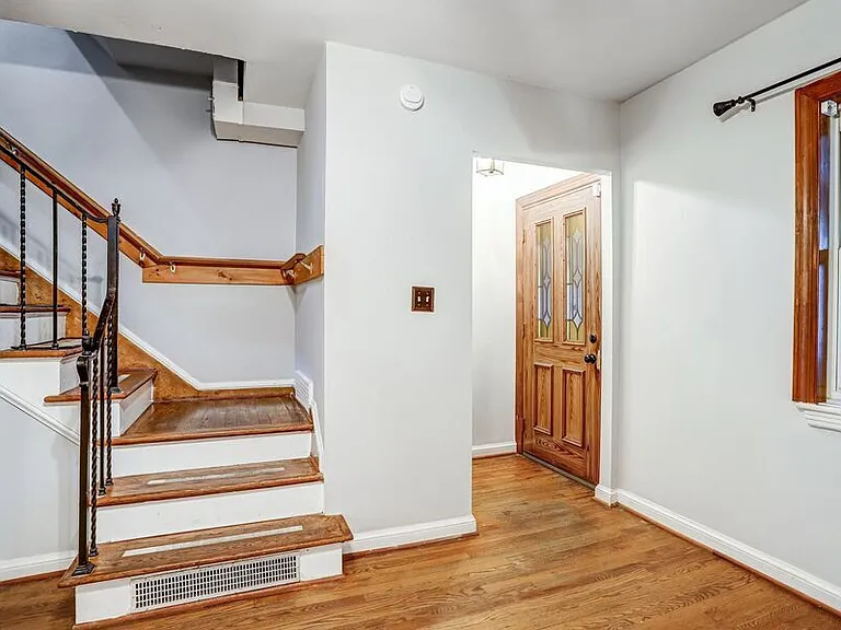 3351 Clay St NE — Photo 3