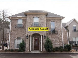 136 Falls Grove Dr, Oxford, MS 38655
