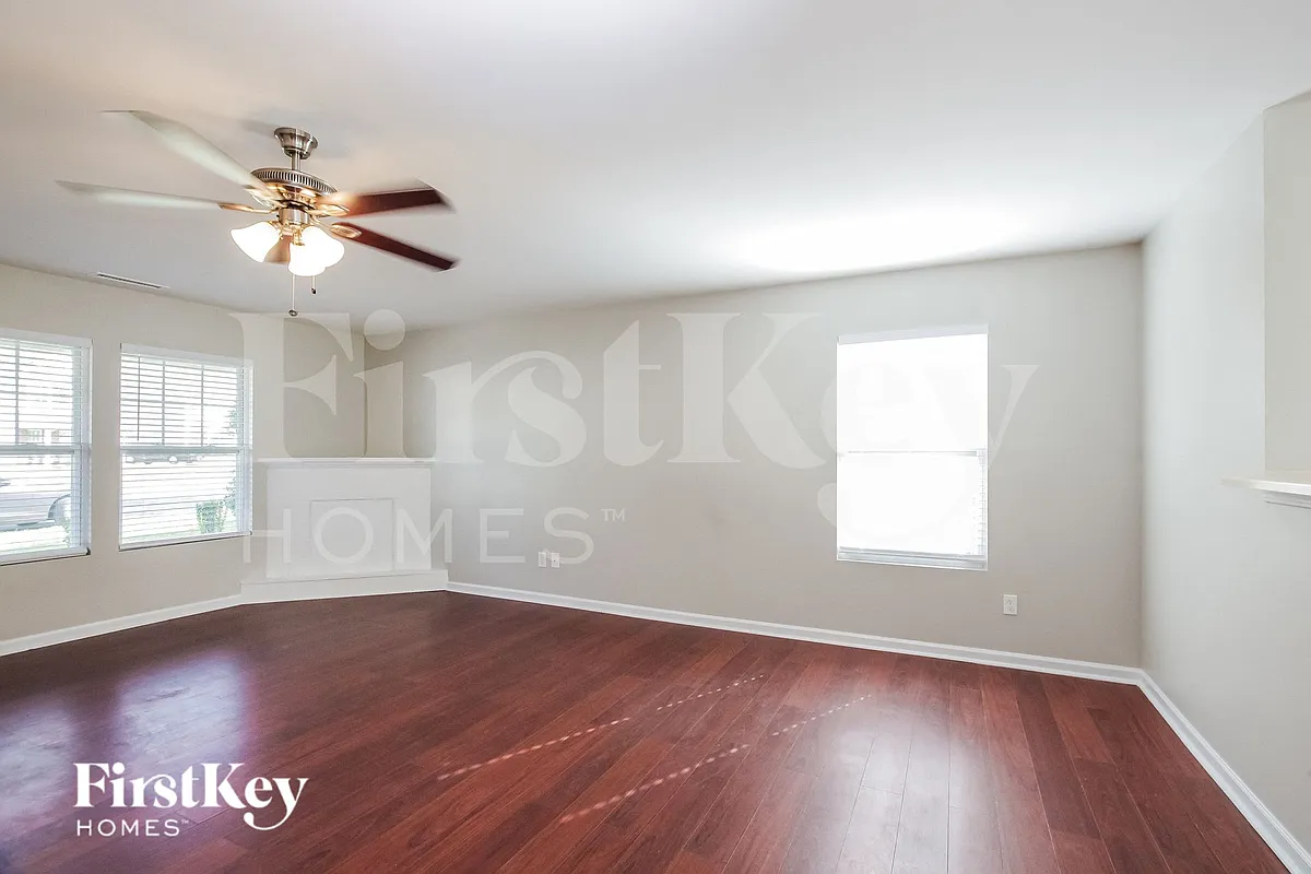 Building Photo - 1425 Logan Patrick Ct
