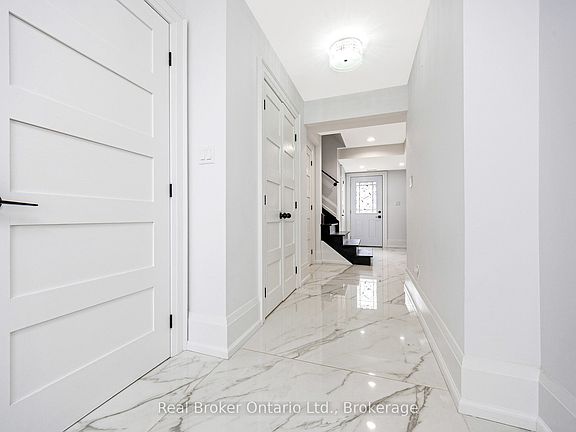 5th image of 5938 Trafalgar Rd