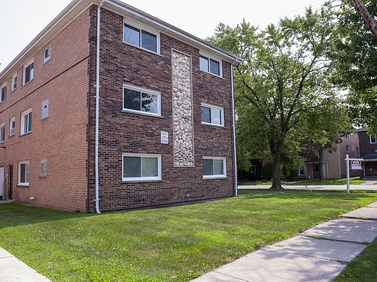 101 Oglesby Ave — Photo 33