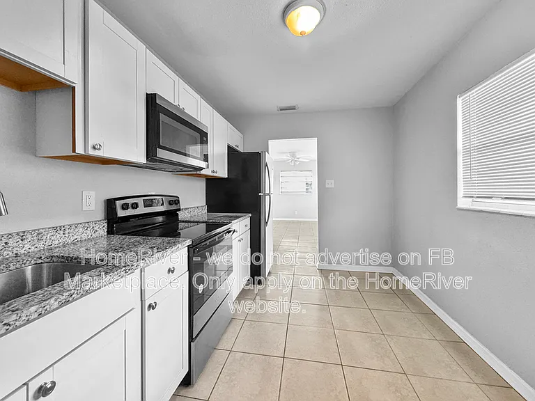 4903 S 85th St — Photo 10