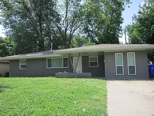 1530 Melrose Dr Photo 1
