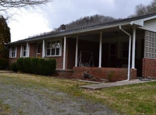 1386 Knob Creek Rd, Celina, TN 38551