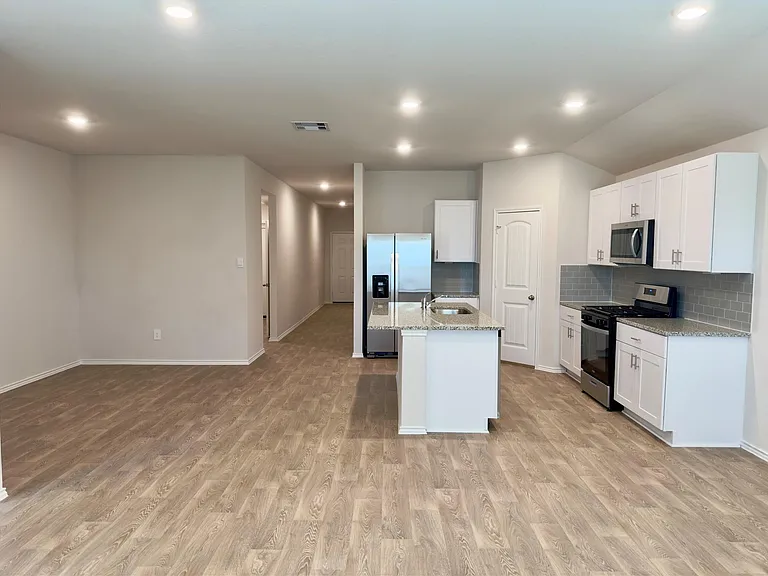 1714 Windsor Blvd — Photo 12