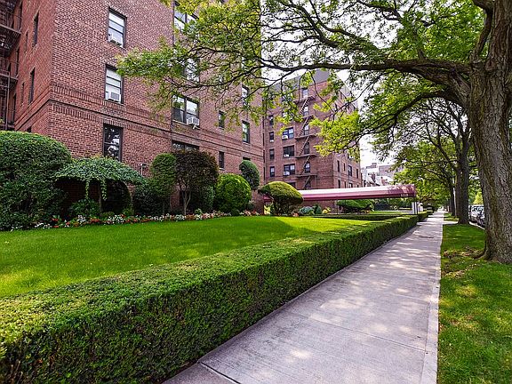 5th image of 1119 Ocean Pkwy APT 1O