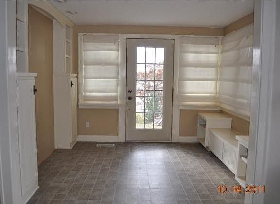 4th image of 1700 E Shore Dr
