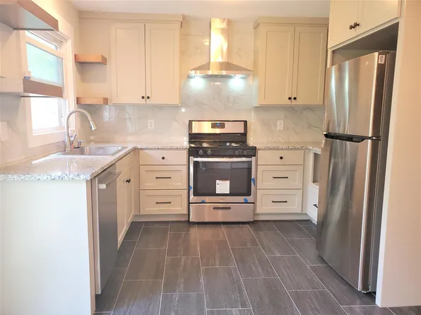 6723 W 72nd Ter, Overland Park, KS 66204