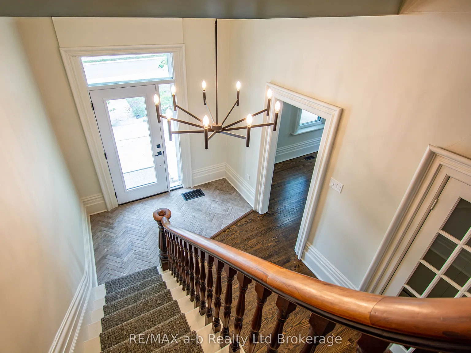 5 bed, $1,000 — Photo 4