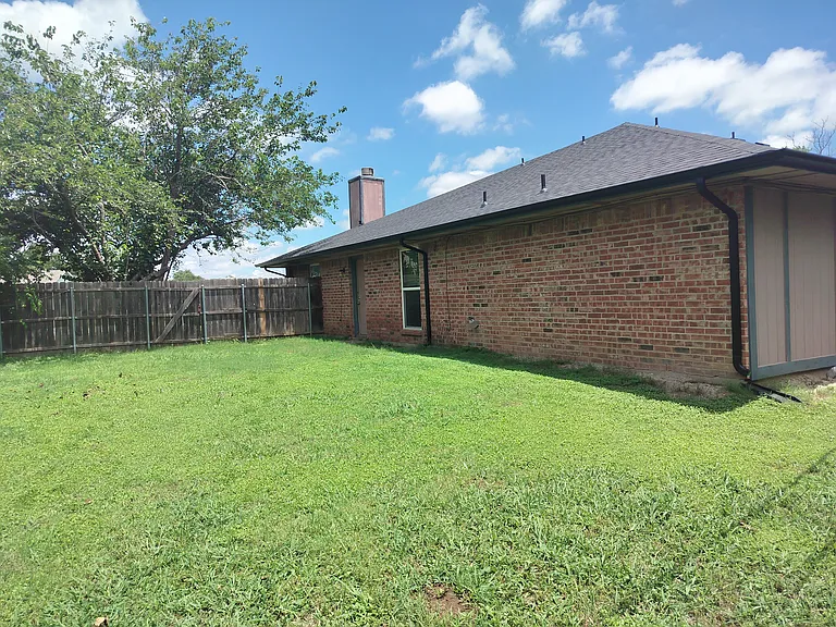 6300 Mark Ct — Photo 2