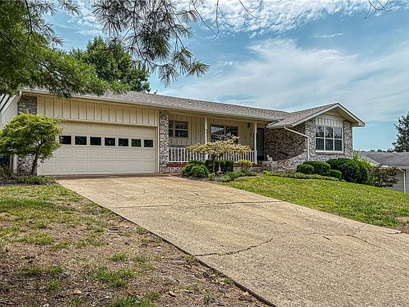 2nd image of 409 Skyline Dr
