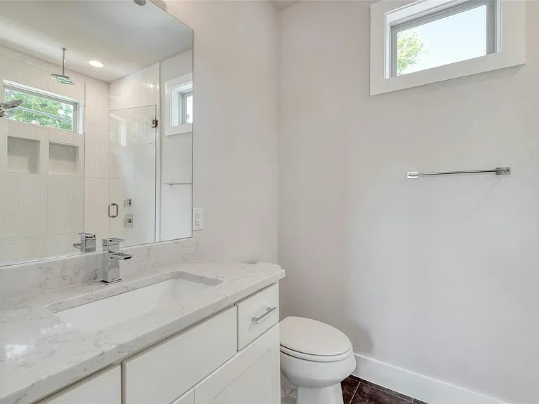 2204 Holly St #2 — Photo 9