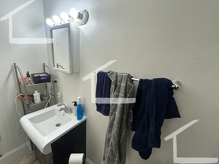 729 Parker St #9 — Photo 6