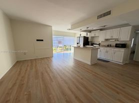 9350 W Flagler St, Miami, FL