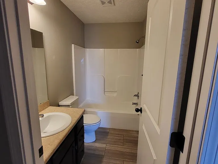 1226 Montana Pl — Photo 12