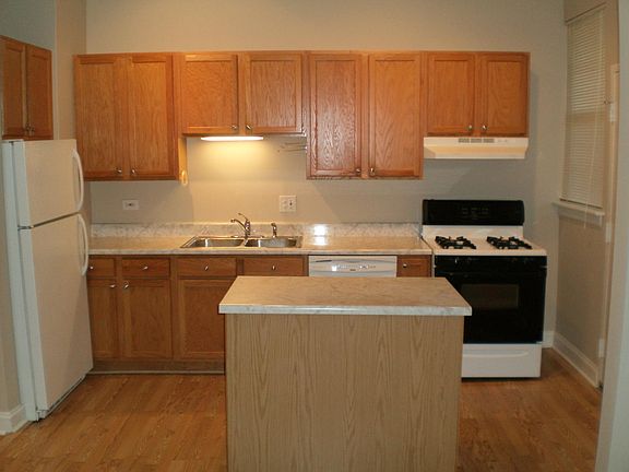 2nd image of 6233 S Woodlawn Ave #1S