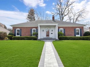 238 Stewart Ave, Garden City, NY 11530