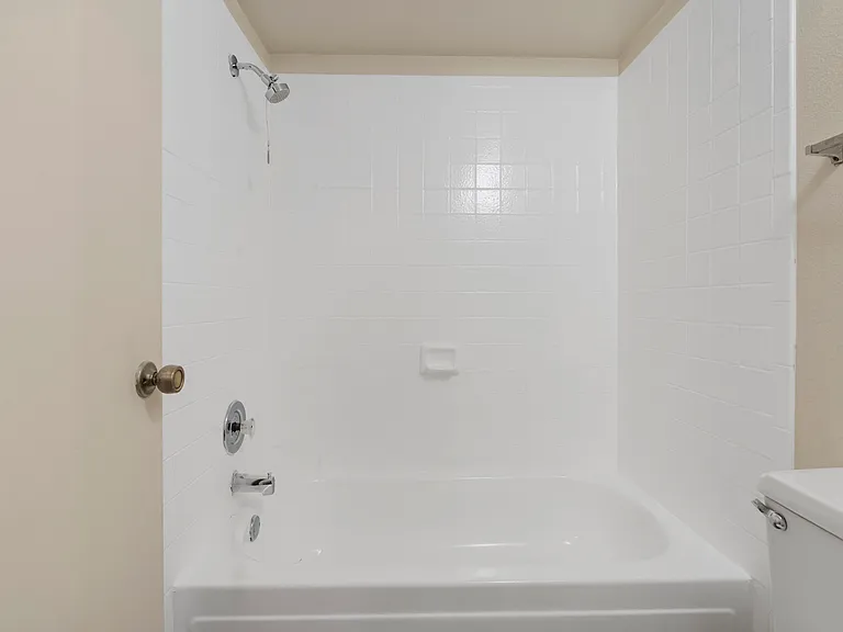 Townhomes on the Park Apartment Homes — Photo 29