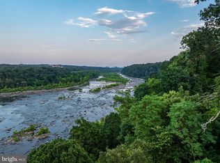 1159 Crest Ln, Mc Lean, VA 22101