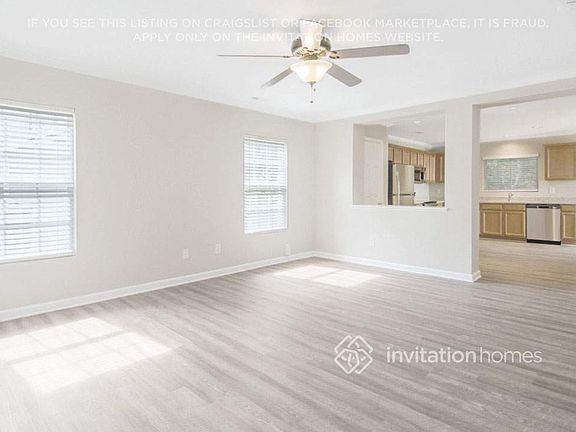 3rd image of 523 Pebblestone Dr