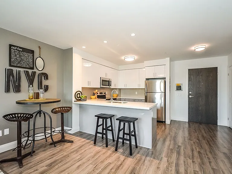 460 A Belmont Ave W #At 460b — Photo 27