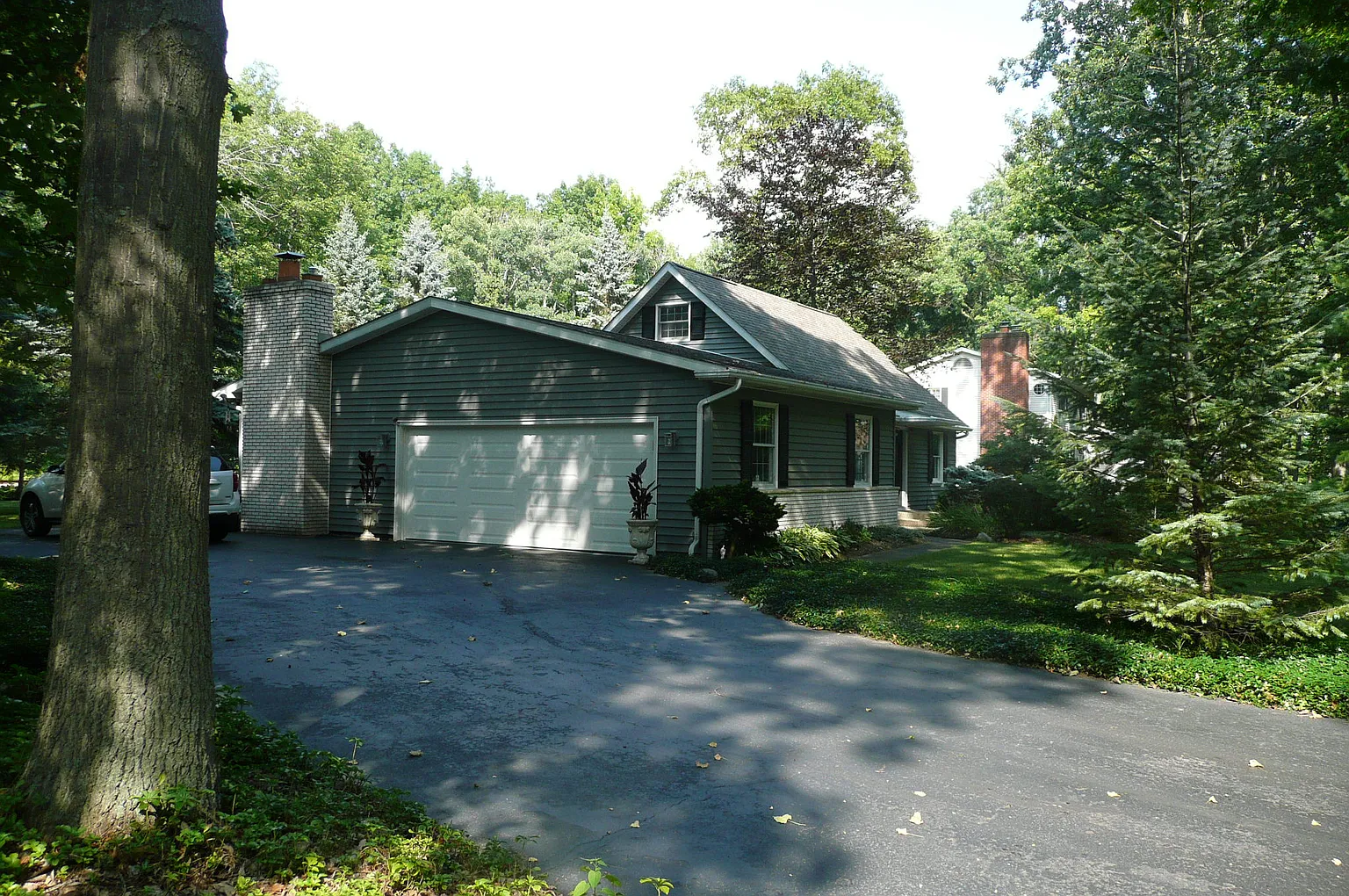 2173 Heritage Dr photo 1