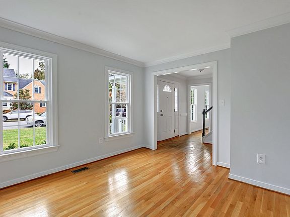 2nd image of 10645 Argonne Dr