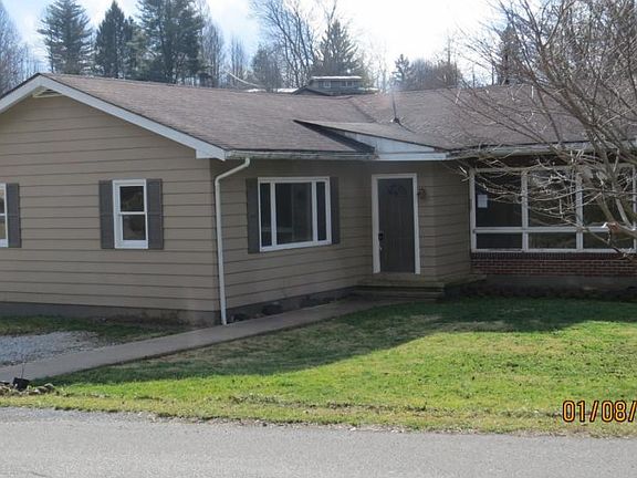 3rd image of 228 Glade St SE