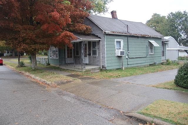 2nd image of 1014 Schiller St