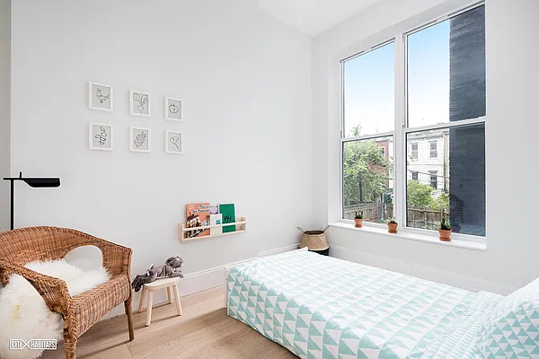 Sold by Citi Habitats | media 28