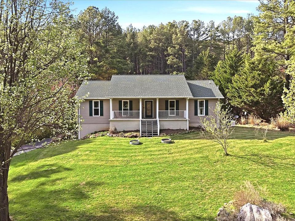 1st image of 470 Red Hille Way