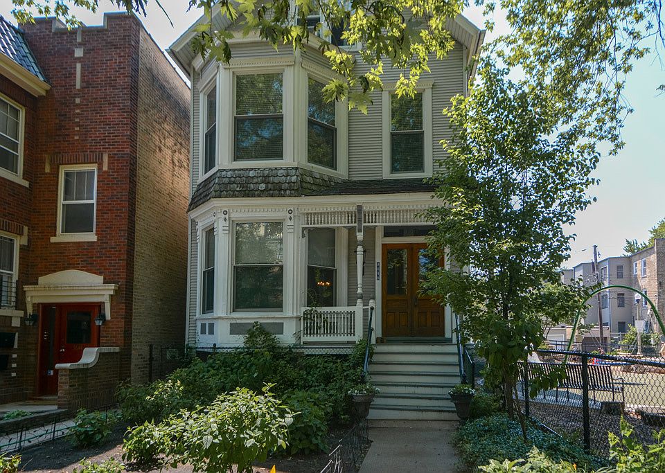 1st image of 3648 N Greenview Ave #2