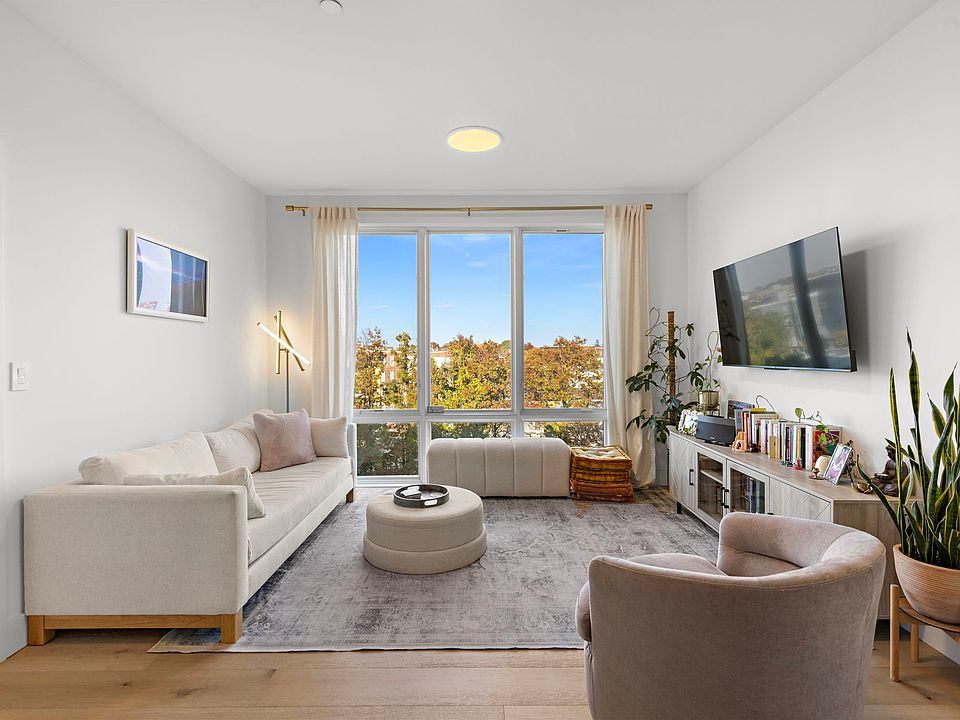 1st image of 348 Baldwin Ave #507