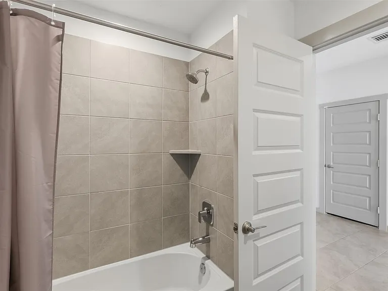 19039 Drayton Village Trce — Photo 8