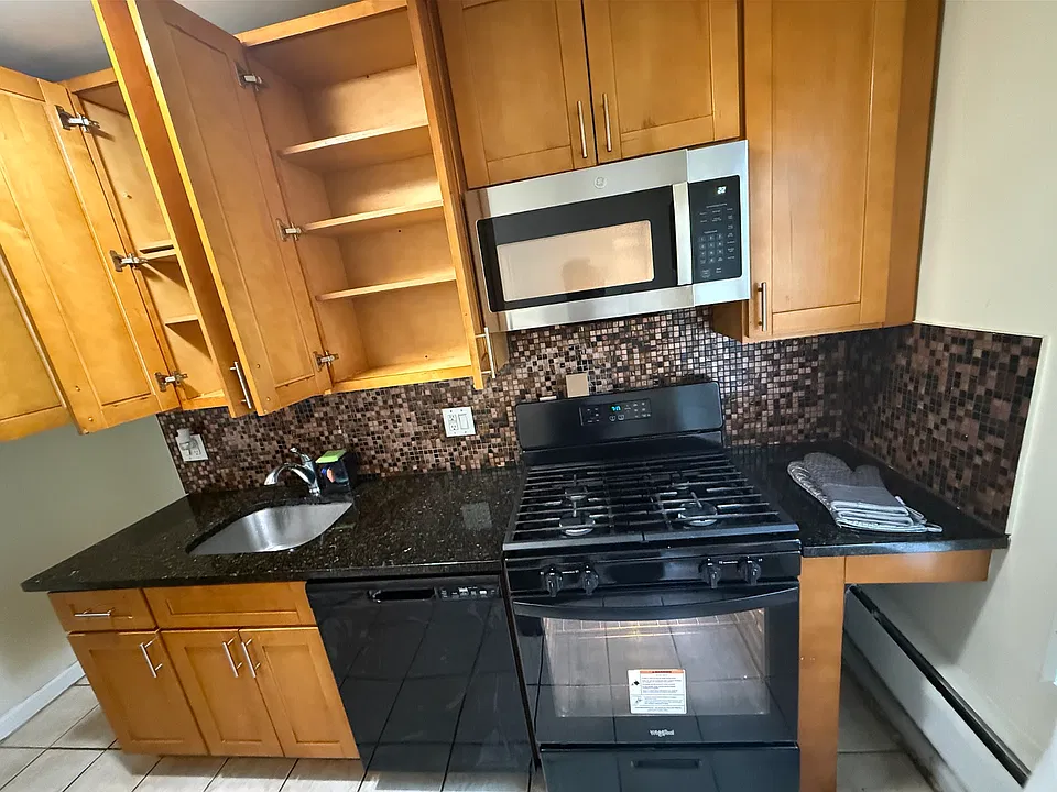 7 Laidlaw Ave #44