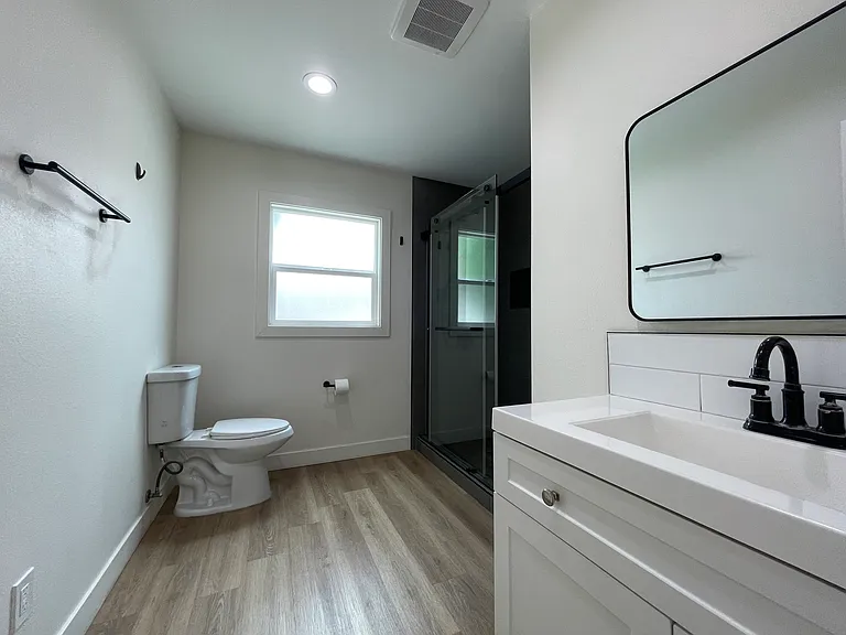 6600 Fishburn Ave #1 — Photo 9
