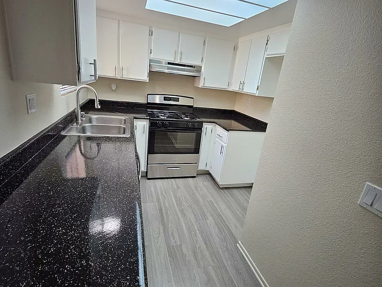 Summerwind Apartments — Photo 52