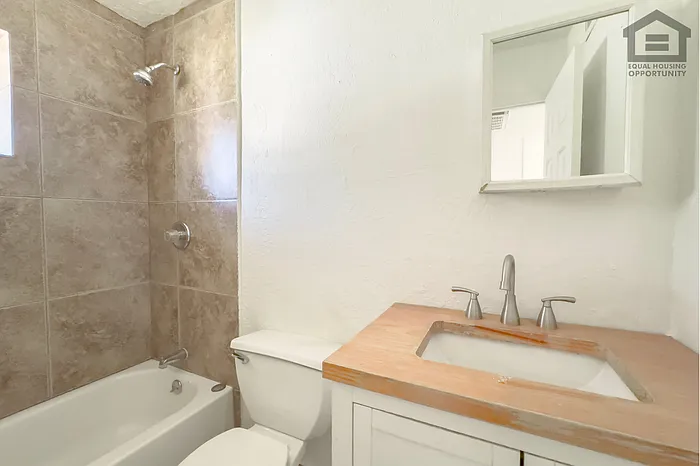 1927 E Sheridan St #B — Photo 13