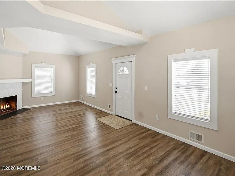 22 Carpenter St — Photo 5