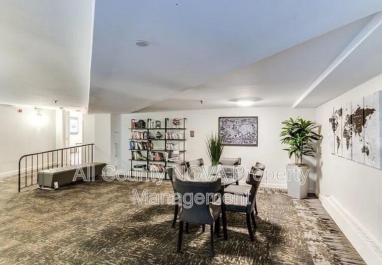 3800 Powell Ln #727 — Photo 9