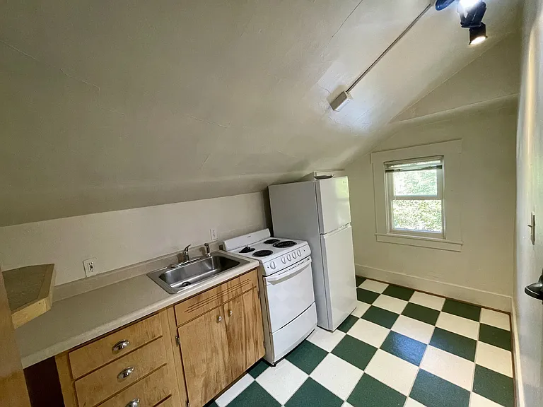 914 E 18th Ave #8 — Photo 6