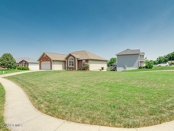 5th image of 291 Brookstone Dr