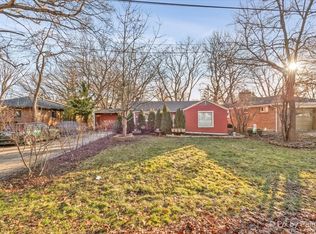 833 Forest Ave, Elgin, IL 60120