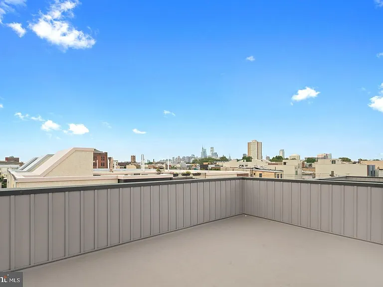 1425 S Hancock St — Photo 18