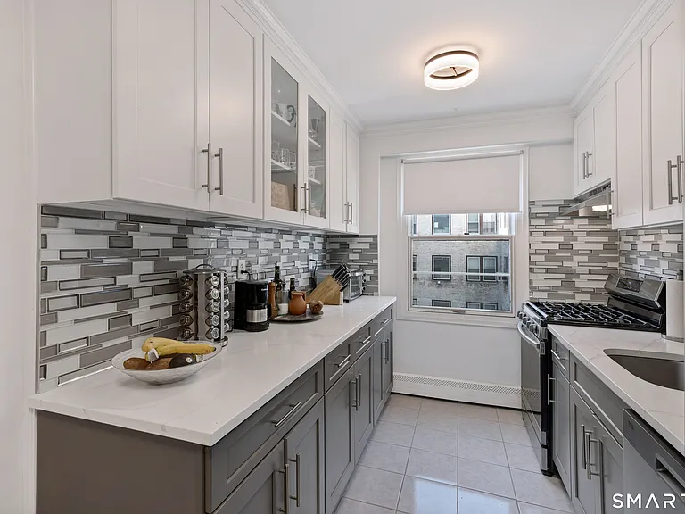 30 Glenbrook Rd #2E — Photo 8