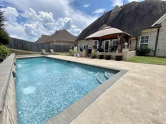 3rd image of 65 Whispering Meadows Dr