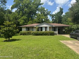 120 Apple St, Ridgecrest, LA 71334