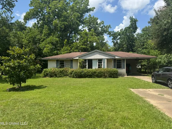 120 Apple St, Ridgecrest, LA 71334