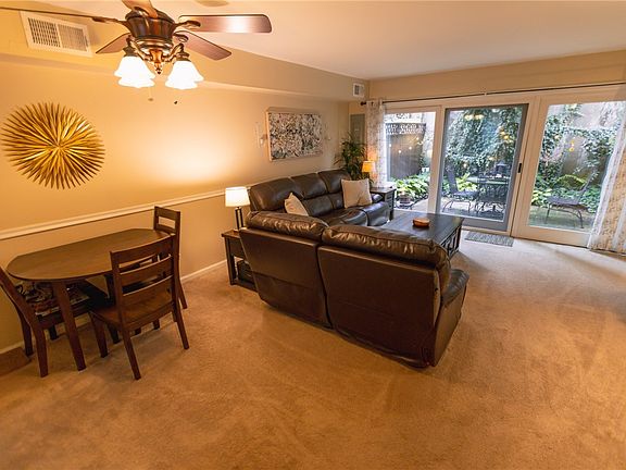 5th image of 450 Country View Ct